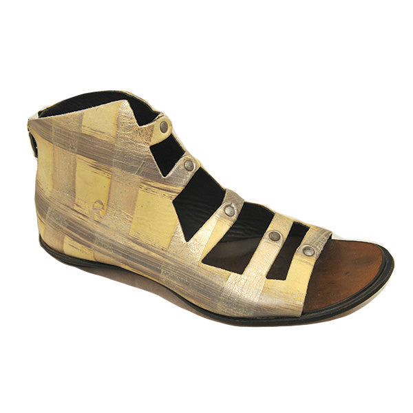 C) Caracal - Size 36.5