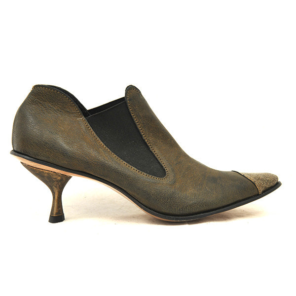 D) Glory - Size 37