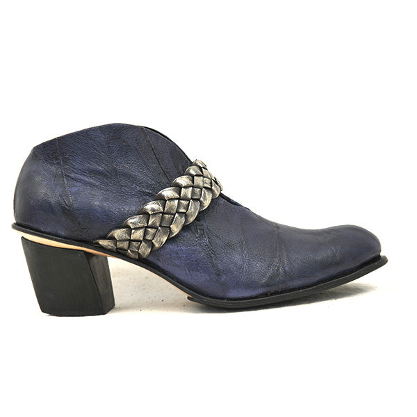 D) Cream - Size 37