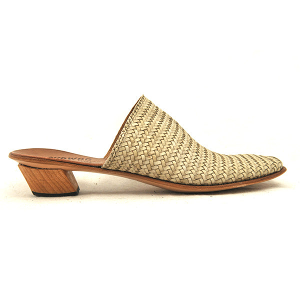 D) East-SM - Size 37