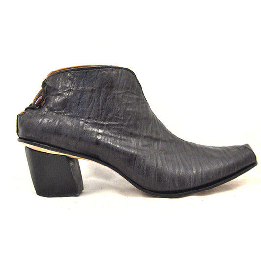 F) Skate - Size 38
