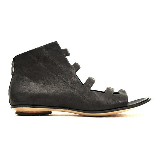 I) Caracal - Size 39.5